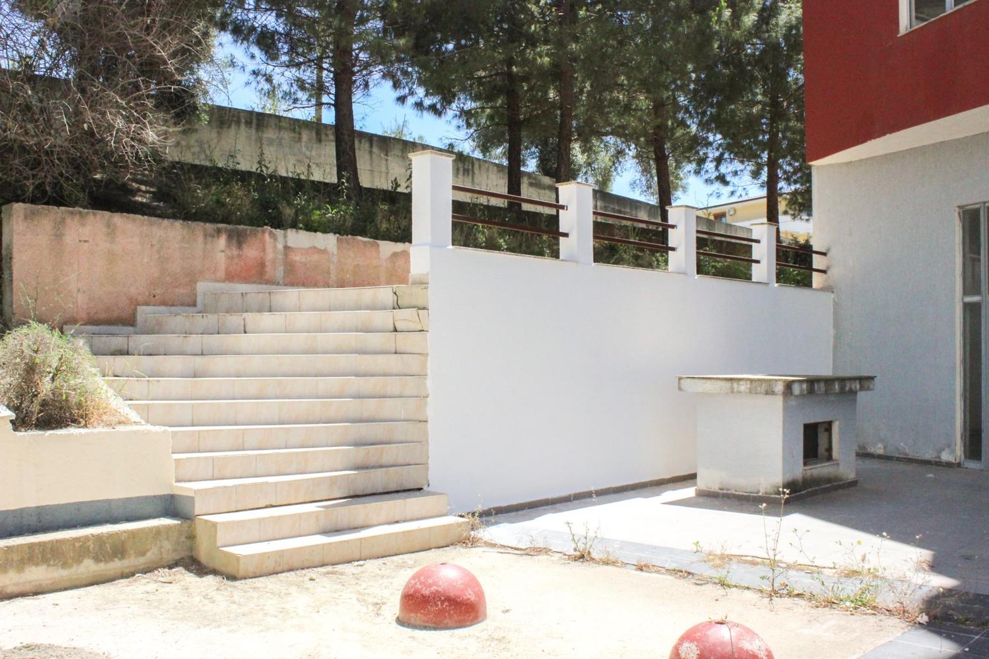 White Appartamento Golem (Tirana)